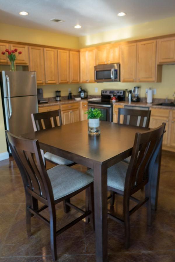 Serene 3Br Apartment 4Tvs Free Wi-Fi & Parking -E- Moss Point Exteriér fotografie