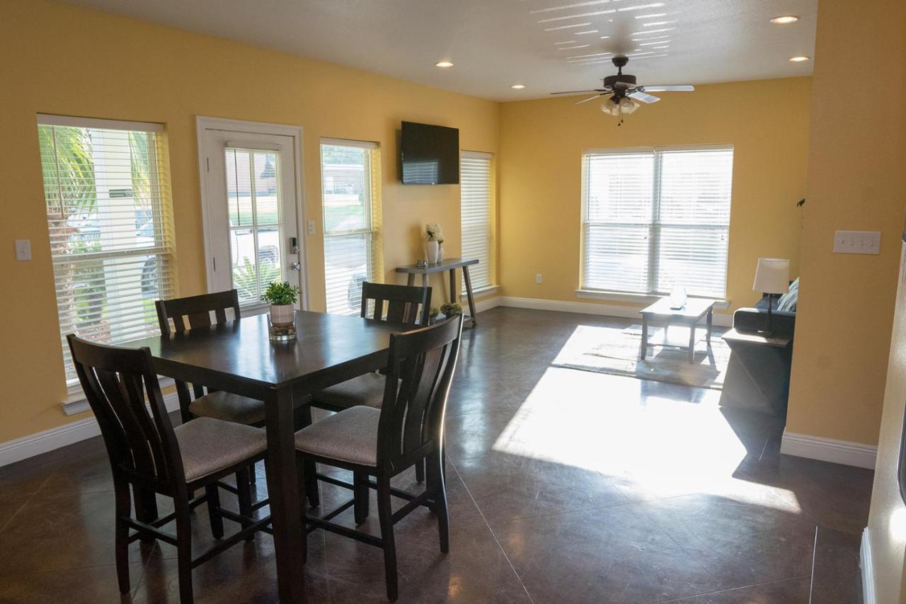 Serene 3Br Apartment 4Tvs Free Wi-Fi & Parking -E- Moss Point Exteriér fotografie