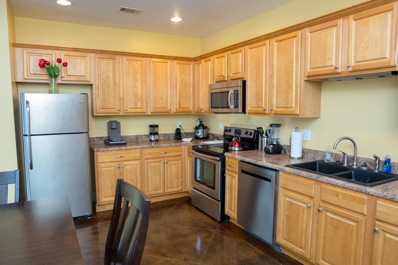 Serene 3Br Apartment 4Tvs Free Wi-Fi & Parking -E- Moss Point Exteriér fotografie