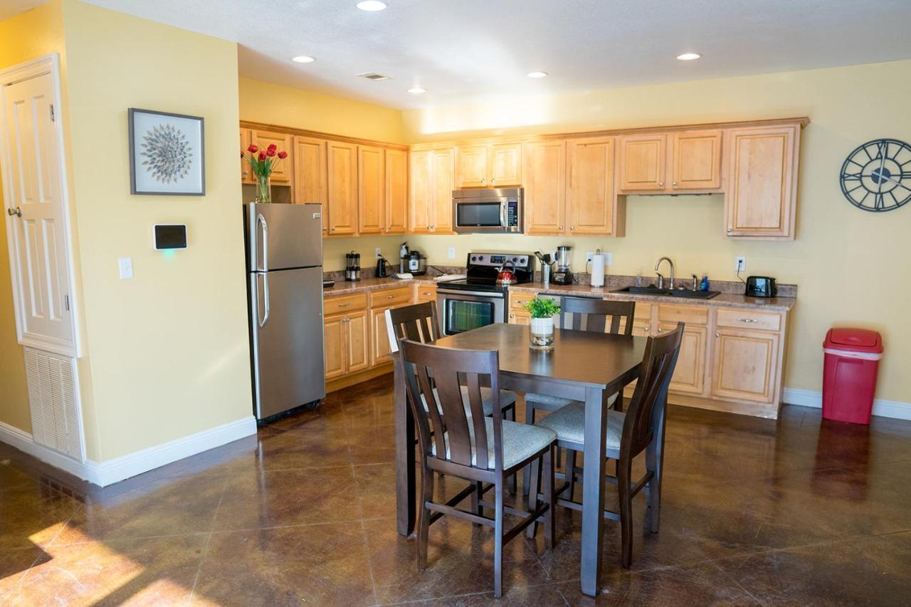 Serene 3Br Apartment 4Tvs Free Wi-Fi & Parking -E- Moss Point Exteriér fotografie