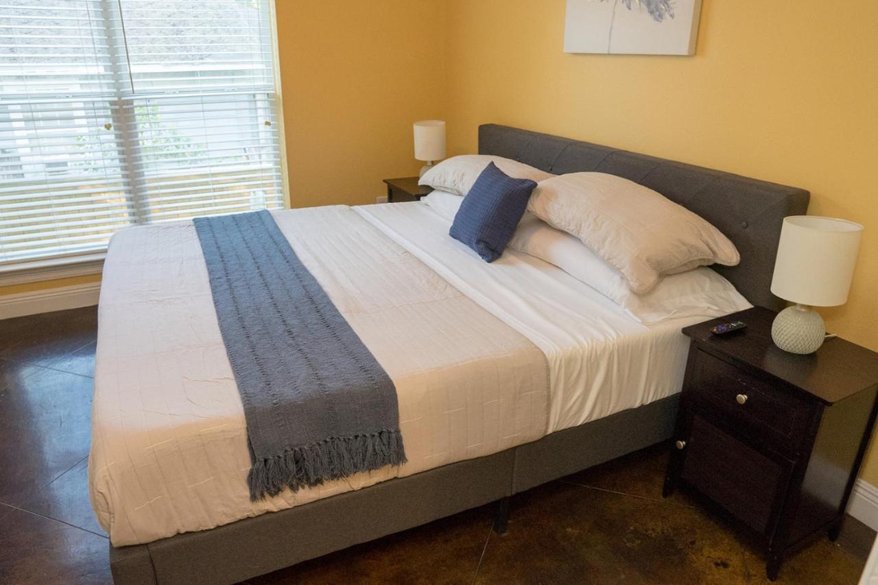 Serene 3Br Apartment 4Tvs Free Wi-Fi & Parking -E- Moss Point Exteriér fotografie