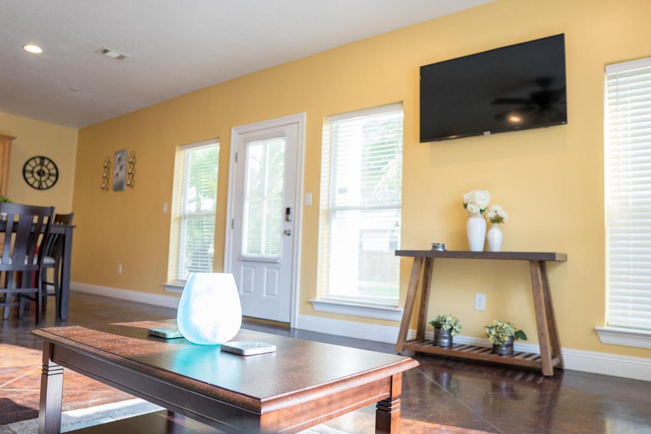 Serene 3Br Apartment 4Tvs Free Wi-Fi & Parking -E- Moss Point Exteriér fotografie