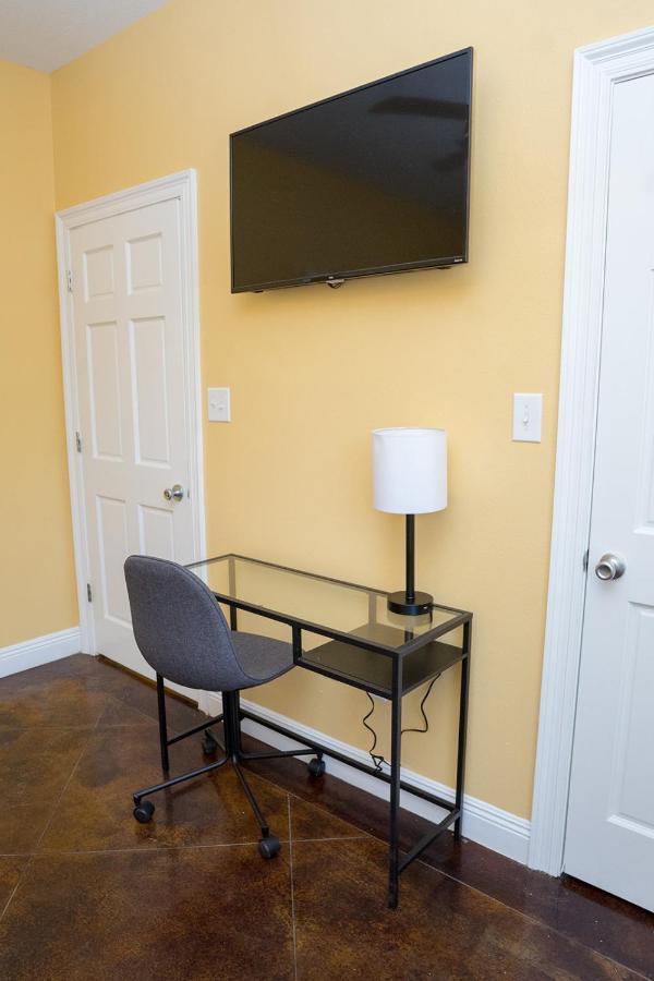 Serene 3Br Apartment 4Tvs Free Wi-Fi & Parking -E- Moss Point Exteriér fotografie
